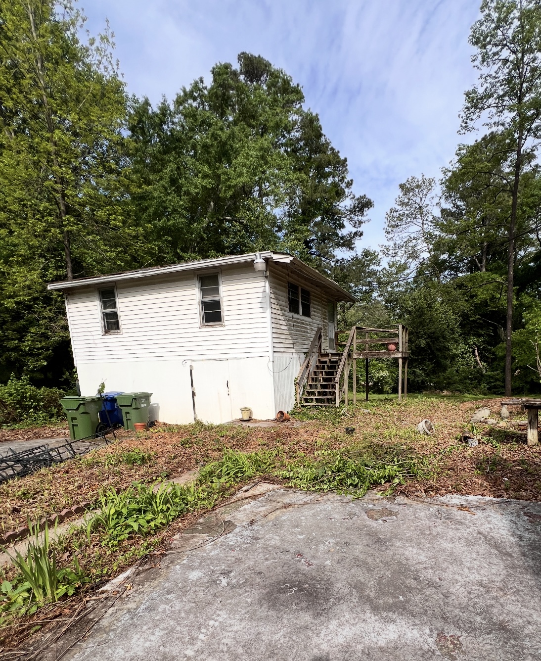 Original exterior of the Atlanta apartment before renovation